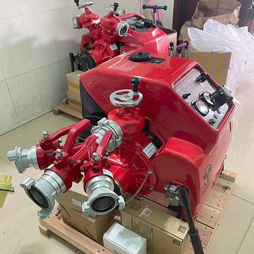 Máy bơm động cơ xăng Tohatsu 44KW