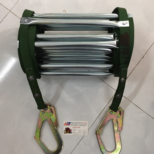 Thang dây thoát hiểm